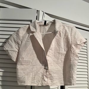 Divided/H&M Button Front Cropped Shirt